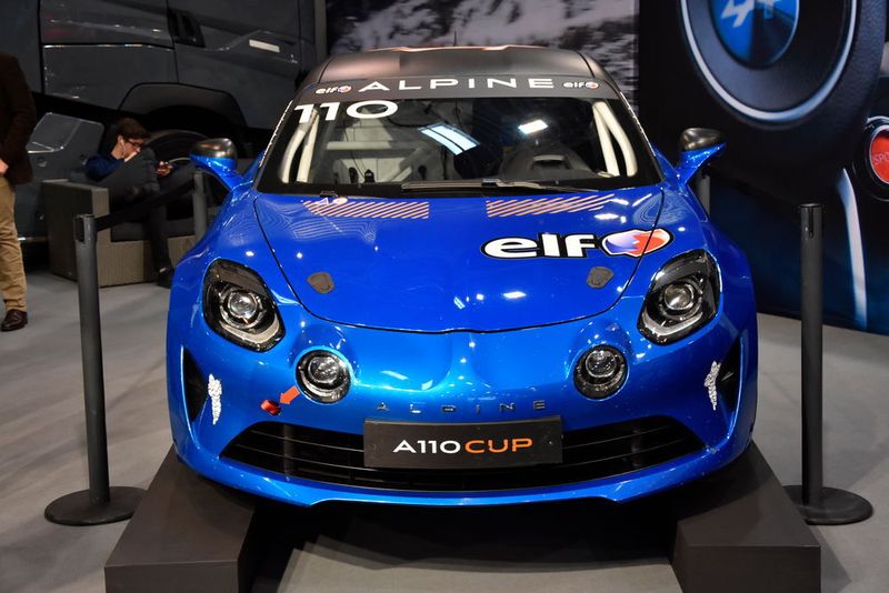 Direkt nebenan steht der Alpine A110 Cup. (Simon / »kfz-betrieb«)