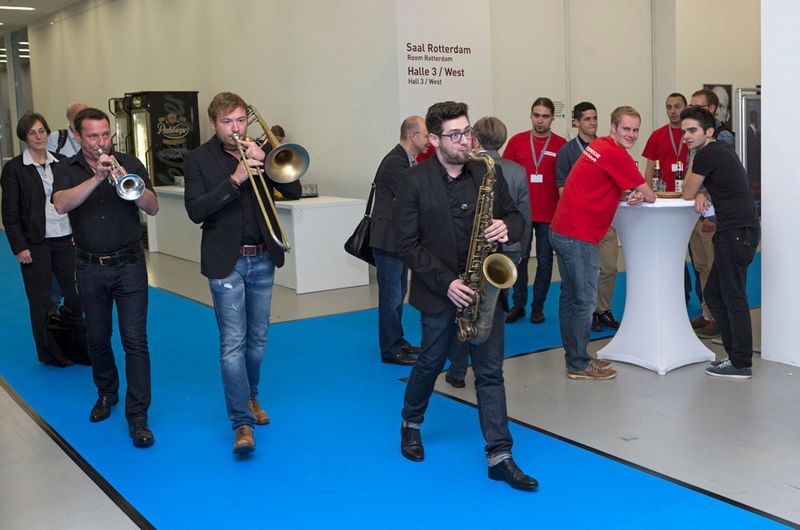 Eindrücke von der Werkstoffwoche Dresden 2015. (Bild: Werkstoffwoche Dresden)