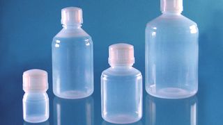 Savillex PFA-Flaschen mit universeller GL45-Schraubkappe (Bild: AHF Analysentechnik)