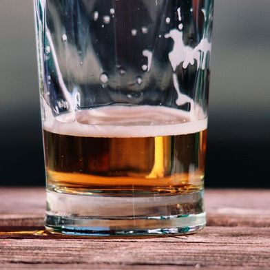 Der deutsche Bierabsatz ist im ersten Halbjahr 2026 erneut um 2,2 Prozent gesunken, im Inland sogar um 3,1 Prozent. (Bild: frei lizenziert)