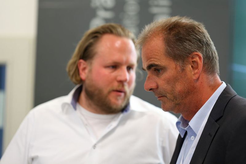 Besucher und Mapal-Entwicklungsexperten an den Fachpressetagen (Matthias Böhm)