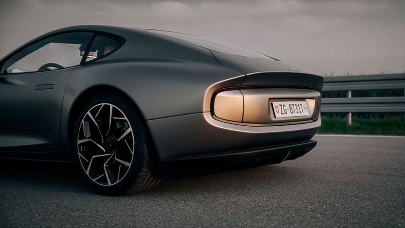 Die geschwungene Heckform hat das Potenzial zu Ikone. (Piëch Automotive)
