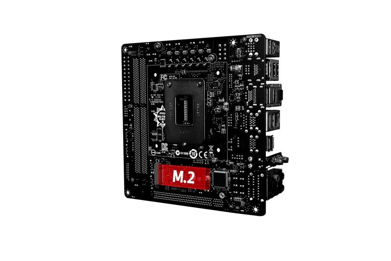Auf der Unterseite der kompakten Platine sitzt ein M.2-Steckplatz für SSDs. Neue Modelle mit PCI-Express-Schnittstelle und einer Übertragungsrate von theoretisch bis zu 10 GBit/s werden ebenfalls unterstützt. (Bild: MSI)