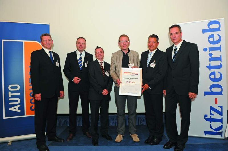 2. Platz (v.li.):  Hans-Heiner Lüdemann, BDK, Peter  Lorenzen, Autoscout 24, Christian Engelbrecht, Sessner, Zeno Busch, Büro 3, Jens Bergmann, Sessner, und Wolfgang Michel, »kfz-betrieb«. (Archiv: Vogel Business Media)