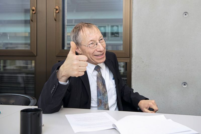 «Ich treffe überall in der Schweizer Industrie auf Vertreter der ca. 10 000 Ingenieure, die in den letzten 20 Jahren durch eine meiner Vorlesungen gegangen sind.» Prof. Dr. Konrad Wegener, Leiter Inst. f. Werkzeugmaschinen, ETH Zürich (Bild: Thomas Entzeroth)