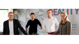 V.l.n.r.: Ulf-Birger Franz (Wirtschaftsdezernent Region Hannover), Tobias Quebe (Geschäftsführer VentureVilla), Stefan Muhle (Staatssekretär) und Doris Petersen (Geschäftsführerin hannoverimpuls) (Bild: www.kevinmuenkel.de)