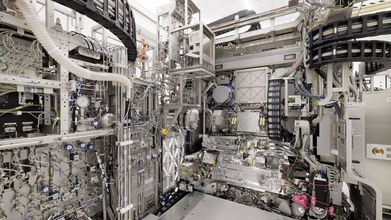 Faszinierende Technologie: Die EUV-Maschine NXE3800E von ASML.(Bild:  ASML)