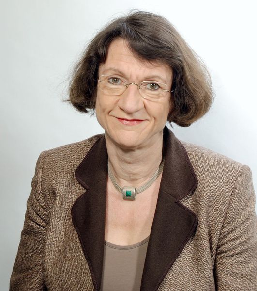 „Vor der Einlagerung in die Umweltprobenbank werden die Proben routinemäßig auf etwa 60 umweltrelevante und die Belastung der Probe charakterisierende Stoffe analysiert“ sagt Dr. Marike Kolossa-Gehring, Umweltbundesamt, Fachgebietsleiterin II 1.2 Toxikologie, gesundheitsbezogene Umweltbeobachtung.  (Bild: Umweltbundesamt)