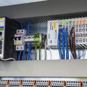 Das I/O-System 750 sammelt alle für die Betriebsüberwachung notwendigen Kennzahlen wie Ein- und Ausgangstemperaturen.