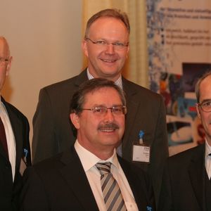 Führungsteam im FSK: (oben von links:) Lutz Ohmstede, Vorsitzender der Fachgruppe PUR Formteile, Dr. Hans-W. Schloz, FSK-Geschäftsführer, (unten von links:) Martin Dietrich, stellvertretender Vorsitzender der Fachgruppe PUR Formteile und Albrecht Manderscheid, FSK-Vorsitzender. 