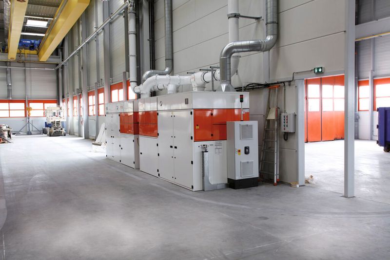 Für die bei Trumpf neu geschaffenen Schweißarbeitsplätze lieferte Kemper eine Hochvakuum-Absauglösung über Rauchgas-Absaugbrenner. (Bild: Kemper)