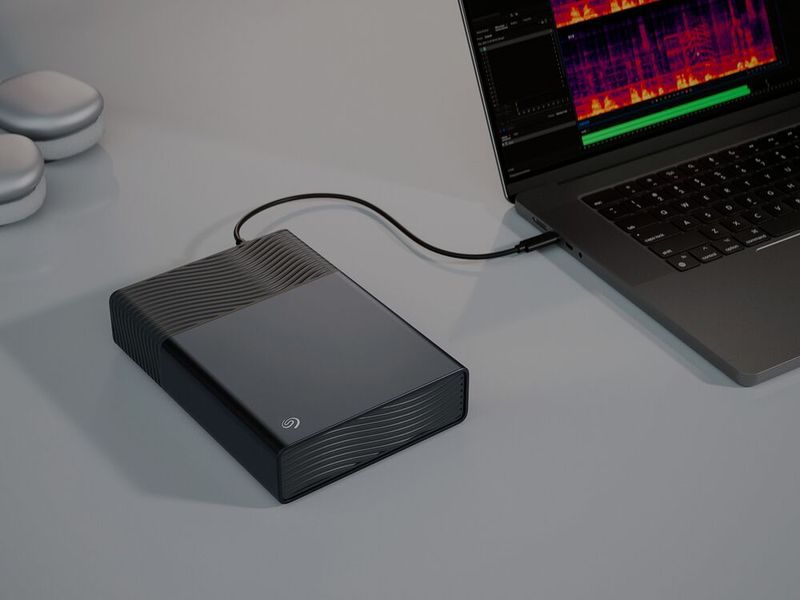 Bei der Seagate One Touch steht die tägliche Datensicherung des Rechners im Vordergrund. Die nötige Software gehört zum Lieferumfang. (Bild: Seagate)