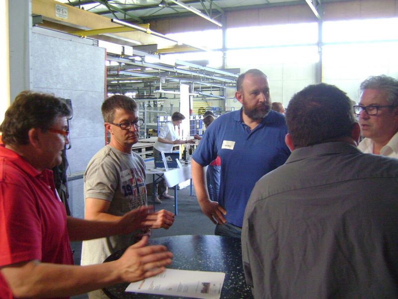 Diskussion am Rande der Veranstaltung, (Bild: Bader Pulver)