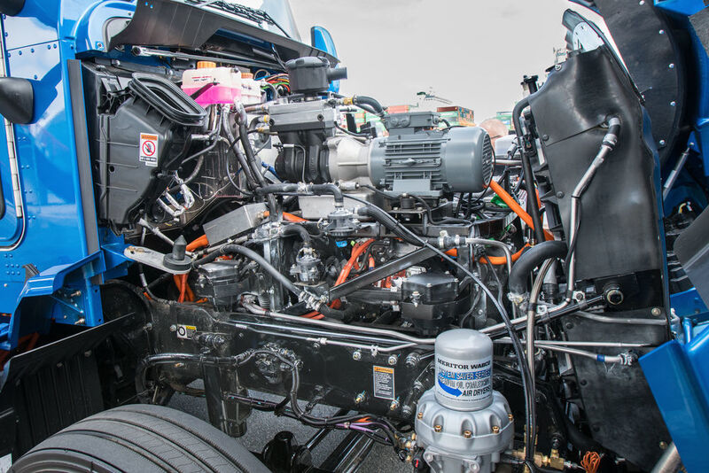 Ganz schön weit entfernt vom bisherigen Verbrennungsmotor ist das Aggregat des Brennstoffzellen-Lkw. (Toyota)