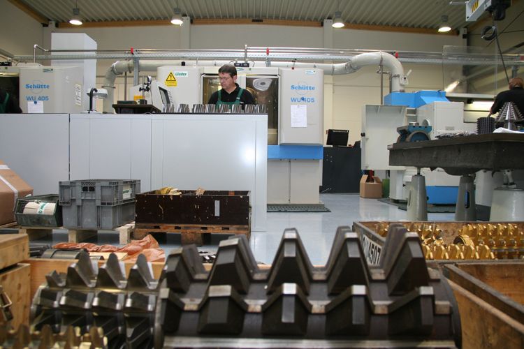 Das neue Werkzeugschleifzentrum umfasst 1000 m² und hat sechs Schütte-CNC-Schleifmaschinen im Einsatz. (Archiv: Vogel Business Media)