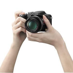 Höchstgeschwindigkeit – bis zu dreizehn Bilder pro Sekunde schafft die Lumix FZ28,