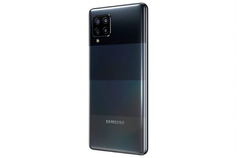 Noch in diesem Jahr bringt Samsung zudem das Galaxy A42 5G auf den Markt – ein weiteres Produkt, das das große Portfolio 5G-fähiger Geräte erweitert. Es bringt alle beliebten Funktionen mit, die Nutzer bereits von anderen Modellen der A-Serie kennen, einschließlich einer neuen Vierfachkamera. Das A42 5G kommt mit einem 6,6 Zoll großen Super-AMOLED-Display und eignet sich besonders für Streams, Games und Downloads.  (Samsung)