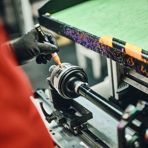 Was hat sich mit dem Einzug der Elektromobilität verändert und wie schafft es die Seitenwelle mit den enormen Drehmomenten aktueller Stromer umzugehen?(Bild:  GKN Automotive)