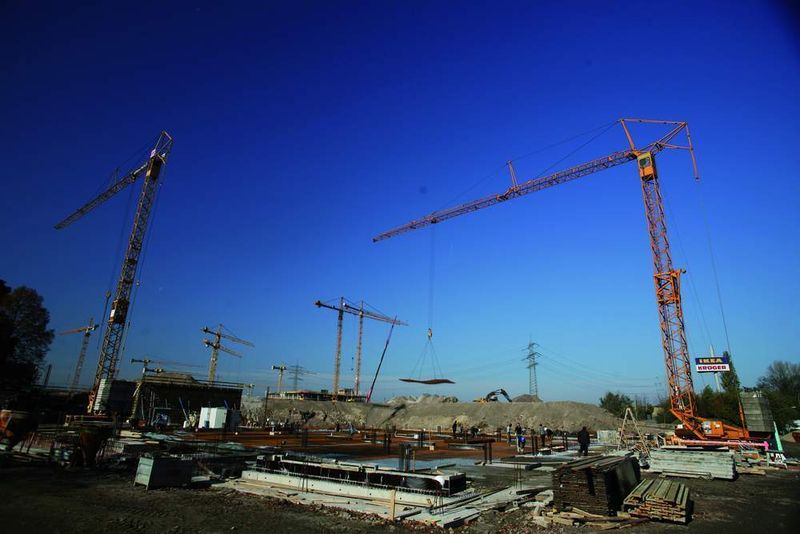 Großbaustelle in Essen: Auf 25.500 m2 entsteht das neue Volkswagen-Zentrum mit 9.500 m2 Nutzfäche.  (Foto: Gottfried Schultz)