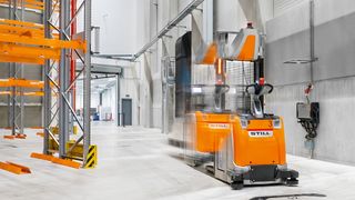 Simulationen der Prozesse im Rohstofflager und im Kommissionierbereich.
 (Bild: Gerd Knehr)