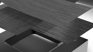 Folien und Platten aus endlosfaser-verstärktem thermoplastischem Verbundwerkstoff (CFRTP) können sehr variabel kombiniert werden. (Covestro)