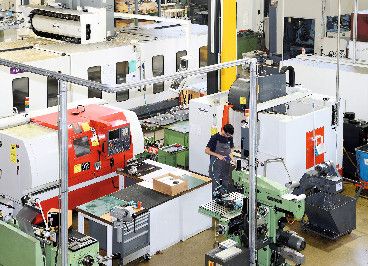 Effiziente Produktion bei Marxer Novotech in Wetzikon. (Bild: Panolin)