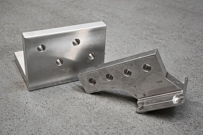 Heule kombiniert Bohren und beidseitiges Entgraten in einem Werkzeug und lässt dadurch die pso GmbH viel Zeit in der Herstellung von Aluminiumteilen einsparen. (Bild: Heule)