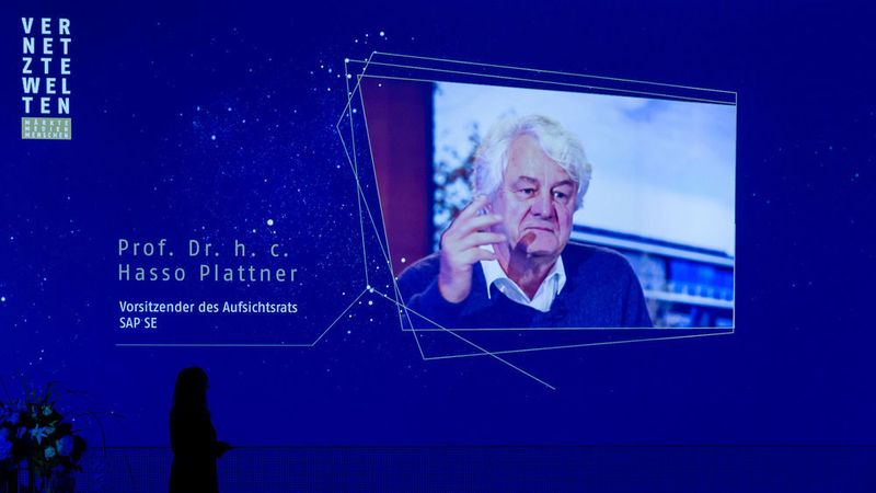 ... Prof. Dr. h.c. Hasso Plattner, Gründer und Vorsitzender des Aufsichtsrates SAP SE verliehen wurde. (Vogel Business Media / S. Bausewein)