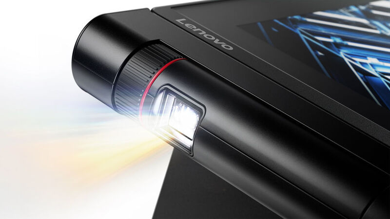 Der Projektor im Resenter-Modul soll ein 60-Zoll-Bild auf eine zwei Meter entfernte Fläche werfen. (Bild: Lenovo)