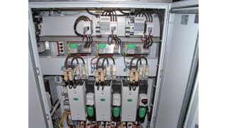 Die Einsatzmöglichkeiten energiesparender, elektronischer Antriebe mit dezentraler Intelligenz sind vielseitig. Im Bild: Schaltschrank der Liftsteuerung im Spital Frauenfeld.  (Bild: Control Techniques)