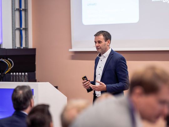 KI-Leuchtturm IPAI Heilbronn: Robin Hermann (Stackit, Schwarz Gruppe) über den Weg zum souveränen KI-Standort – von Datenhoheit bis zur eigenen Cloud.(Bild:  VDI Wissensforum)