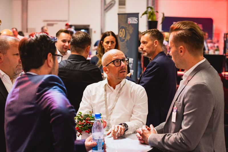 Impressionen vom 24. Würzburger EMS-Tag: Im Mittelpunkt standen aktuelle Branchenthemen, praxisnahe Impulse und insbesondere der persönliche Austausch innerhalb der EMS-Community. (Bild: Stefan Bausewein)