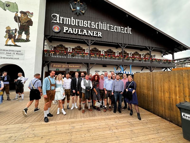 Das ACER-Team lud seine Distris und Partner ins Armbrustschützenzelt ein. (Bild: Vogel IT-Medien GmbH)