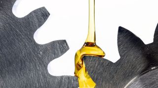 Lanxess bringt Scopeblue-gelabelte helle Schwefelträger auf den Markt. Sie zeichnen sich durch ihre Nachhaltigkeit, ein günstiges ökotoxikologisches Profil und eine hohe Performance bei der modernen Metallbearbeitung aus. (Bild: Lanxess)