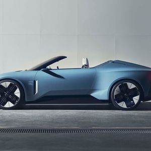 Der O2 ist mit langem Radstand und kurze Überhängen knackig proportioniert.(Bild:  Polestar)