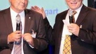 Vorstand Roland Dilmetz (li.) und Aufsichtsratsvorsitzender Kurt Schnyder präsentieren die Geschäftszahlen von ATR. (Foto: ATR International)