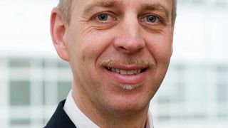 Joachim Zoll, Leiter des Geschäftssegments Machine Tools Systems bei der Siemens AG: „Durch die digitale Prozesskette von der Idee bis zur Maschine auf einer gemeinsamen Datenbasis helfen wir unseren Kunden, flexibler auf individuelle Anforderungen ihrer Kunden zu reagieren.“ (Bild: Siemens)