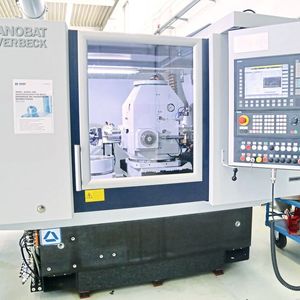 Hausausstellung bei Danobat-Overbeck: Die IRD 400 für Innen-, Aussen- und Radiusschleifen bietet beste Ergebnisse bei universellen Bearbeitungen.