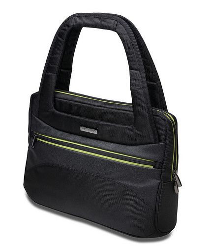 Highlight für Sie: Die elegante Tasche kombiniert eine schützende Fleece-Fütterung mit urbanem Stil. Sie verfügt über eine nützliche Aufstellmöglichkeit für Tablets und einen Karabinerhaken zum Befestigen des Schlüsselbundes. Die Tasche kann mit Ultrabooks bis zu 14 Zoll inklusive des MacBook Air verwendet werden (K62588EU; UVP: 44,99 Euro). (Bild: Kensington)
