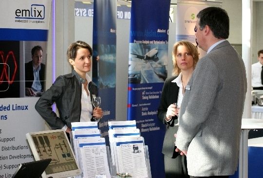 Natürlich darf Linux nicht fehlen: die Experten von emlix waren ideale Gesprächspartner zu Themen rund um Linux und Open Source (Archiv: Vogel Business Media)