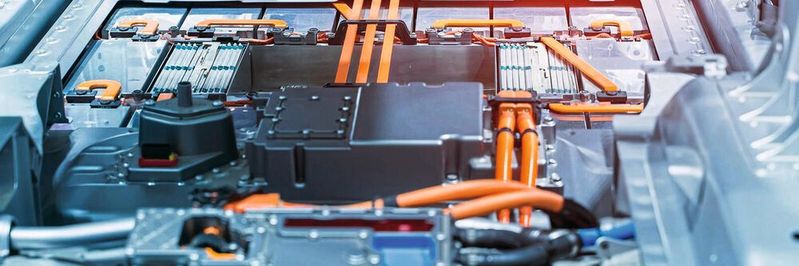 Elektroautos: Die Antriebsstränge von Elektroautos benötigen eine leistungsfähige Infrastruktur für eine effiziente und sichere Datenerfassung. Hier spielen Steckverbinder eine wesentliche Rolle. Elektroautos: Die Antriebsstränge von Elektroautos benötigen eine leistungsfähige Infrastruktur für eine effiziente und sichere Datenerfassung. Hier spielen Steckverbinder eine wesentliche Rolle.