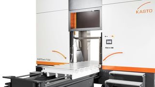 Die modular aufgebaute Kastowin F 10.6 verfügt optional über einen verfahrbaren Materialauflagetisch für besonders schwere Werkstücke. Aber es gibt auch Lager- und Industrie-4.0-Systeme zu entdecken. Halle 15 am Stand E54 auf der EMO Hannover 2019. (Kasto)