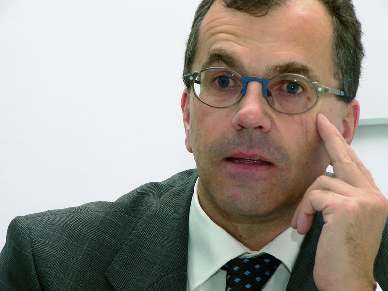 Dr. Eckhard Roos, Leiter Process Automation bei Festo: „Nicht nur die hohen Investitionssummen in der Prozessindustrie bieten Einsparpotentiale, auch die Optimierung der Anlagenverfügbarkeit nach der Inbetriebnahme, hilft Kosten zu senken.“ (Archiv: Vogel Business Media)