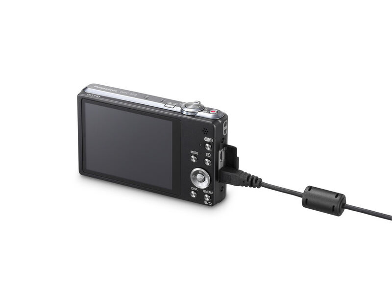 Der Akku der SZ9 kann über USB geladen werden. (Bild: Panasonic)