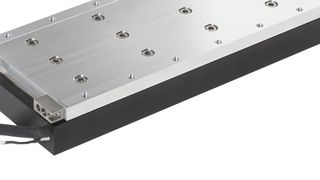 Linearachse SGLFM2-1D714A mit Kabel. (Bild: Yaskawa)