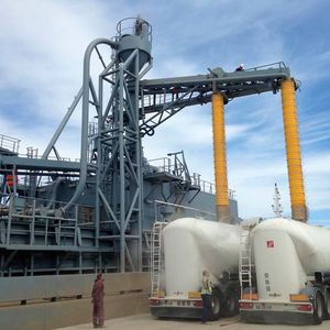 Van Aalst stattete die pneumatischen Entladesysteme verschiedener Zementträger mit  Verladebalge von TBMA aus. (Bild:  TBMA/Van Aalst)