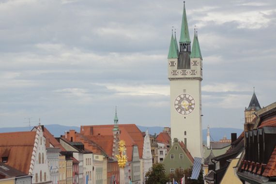 Das Gäubodenfest und der traditionelle Zug am 1. Tag in Straubing. (Archiv: Vogel Business Media)