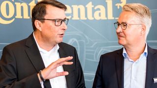 Setzen auf Partnerschaft: Dr. Christof Bönsch, CEO Frimo Group (links), und Christian Nöll, Segmentleiter Automotive, Geschäftsbereich Oberflächenmaterialien, Continental. (Michael Seemeier)