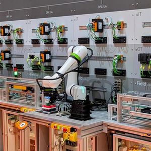 Bei Lapp im Fokus: Kabel und Leitungen sowie Abschlusstechnik für Robotik und Torsionsanwendungen.(Bild:  Sandra Häuslein/VCG)