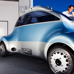 Das robotische Elektromobil Romo des Robotik und Mechatronik Zentrums (RMC) ist auch in Hannover dabei.